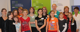 Schülerinnen verschiedener Gymnasien aus Jena und Umgebung erlebten einen spannenden Tag mit den Wissenschaftlerinnen des IPHT.