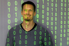 Thomas Bocklitz leitet die Forschungsabteilung Photonic Data Science.Foto: Sven Döring