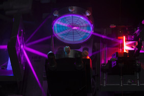 Interferometer, mit dem Faser-Bragg-Gitter in den Faserkern geschrieben werden.Foto: Sven Döring