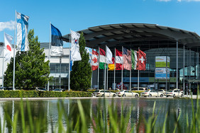 LASER World of PHOTONICS 2015, World PHOTONICS Congress 2015, Eingang West. Quelle: Messe München