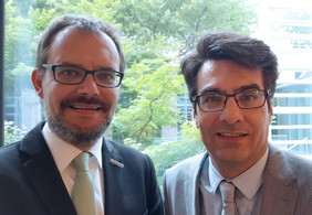Benjamin Dietzek (links) und Vincent Artero (rechts) forschen gemeinsam auf dem Gebiet der künstlichen Photosynthese.Quelle: Französische Botschaft