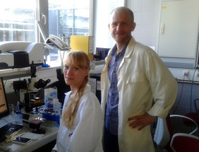 Natalia Markina und Alexey Markin von der Universität Saratow forschen derzeit am Leibniz-IPHT. Foto: privat