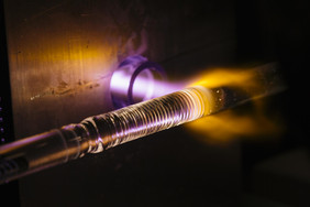 Innovative Mikrowellenplasma-Verfahren bieten die Möglichkeit viele unterschiedliche Parameter bei der Herstellung von dotierten Gläsern einzustellen. Quelle: Sven Döring für IPHT